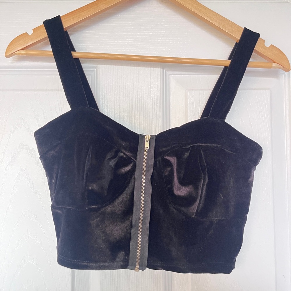 Chic Black Velvet Crop Top with Zipper